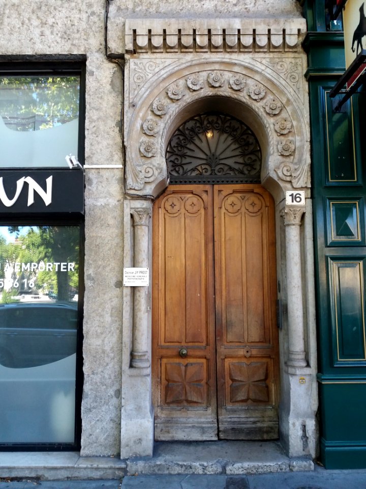 Lyon 5e - Quai de Bondy - Porte au numéro 16