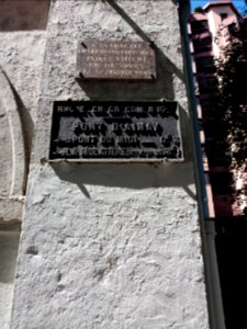 Lyon 5e - Quai Fulchiron - Plaques à Patrick Fillon et Pont d'Ainay