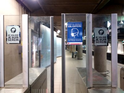 Lyon 7e - Métro ligne B - Station Jean Jaurès - Déconfinement 2020, affiche port du masque obligatoire