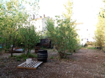 Lyon 7e - Halles du Faubourg, jardin (06)
