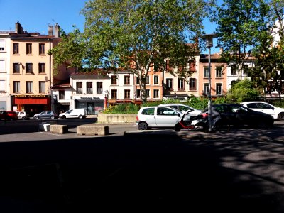 Lyon 5e - Place Père François Varillon, vers le sud