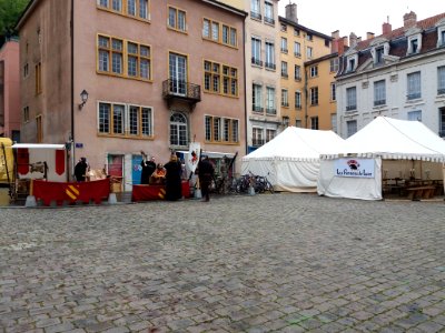 Lyon 5e - Place Saint Jean, Pennons 2019 (1)