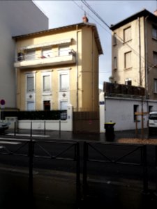 Lyon 7e - Maison à l'intersection des rues Mérieux et Ayasse
