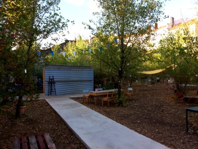 Lyon 7e - Halles du Faubourg, jardin (12)