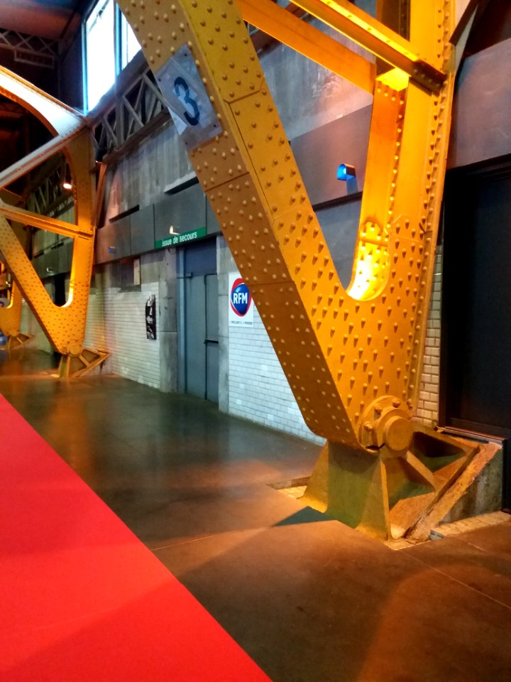 Lyon 7e - Halle Tony Garnier, intérieur, base du pilier 3 (2)