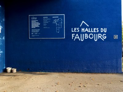 Lyon 7e - Halles du Faubourg, logo à l'entrée