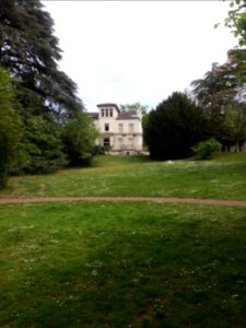 Lyon 5e - Parc de la Mûrière - Vue sur la maison de l'Enfance de Ménival