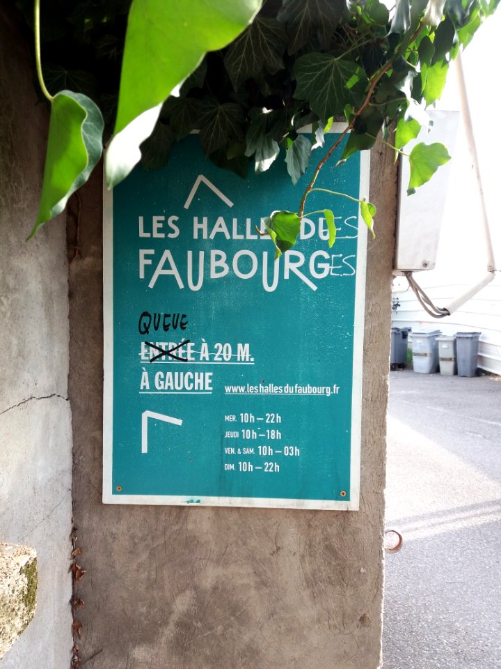 Lyon 7e - Halles du Faubourg, affiche à l'entrée