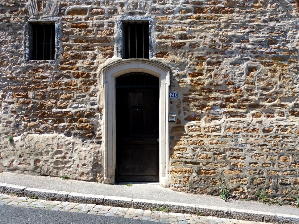 Lyon 5e - Montée Saint Laurent - Porte au numéro 20