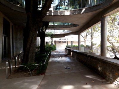Lyon 5e - Montée Saint Barthélémy - Lycée Sainte-Marie Lyon, passage sous la bibliothèque