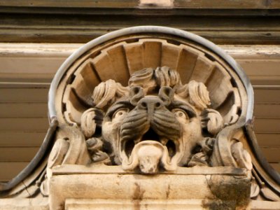 Lyon 5e - Montée Saint Barthélémy - Maison Henry IV - Tête de lion sous le toit