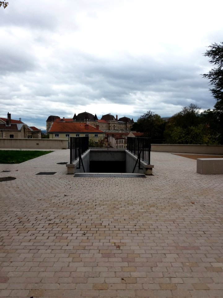 Lyon 5e - Montée du Cardo, vers le sud, depuis l'esplanade Saint Pothin