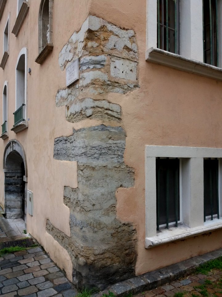 Lyon 5e - Rue Saint Nicolas, plaque manquante à l'angle de la place Gerson