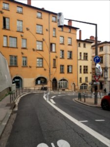 Lyon 5e - Montée du Chemin Neuf - Immeuble à l'angle de la rue du Bœuf