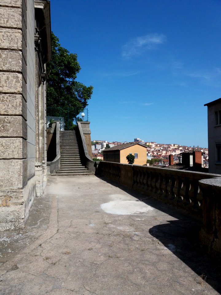 Lyon 5e - Montée Saint Barthélémy, chapelle Sainte Philomène (02)