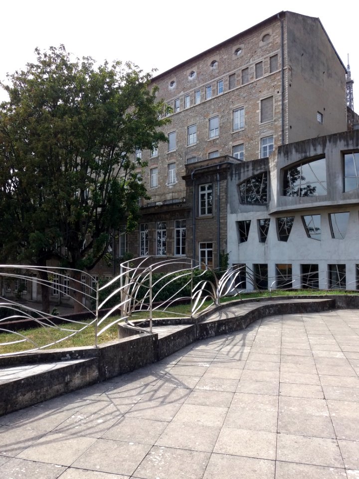 Lyon 5e - Montée Saint Barthélémy - Lycée Sainte-Marie Lyon, bâtiments