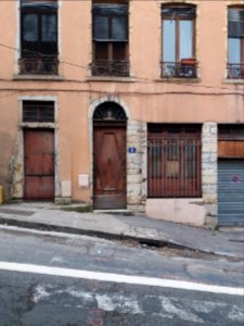 Lyon 5e - Montée du Chemin Neuf - Immeuble au numéro 4