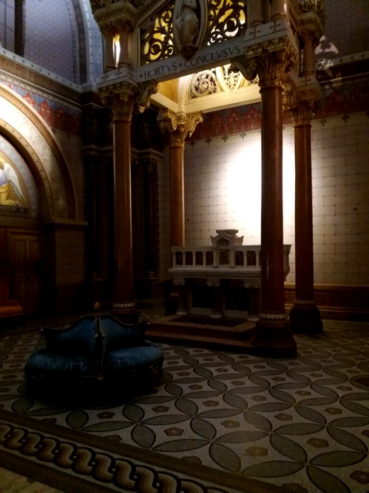 Lyon 5e - Fourvière Hôtel - Hall - Bas du baldaquin