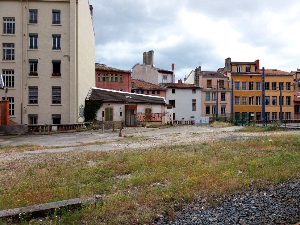 Lyon 5e - Gare Saint-Paul, bâtiments de la rue Saint Paul