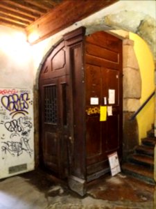 Lyon 5e - Rue Saint Jean - Traboule au numéro 39 - Placard d'escalier
