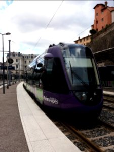 Lyon 5e - Gare Saint-Paul, train à l'arrêt