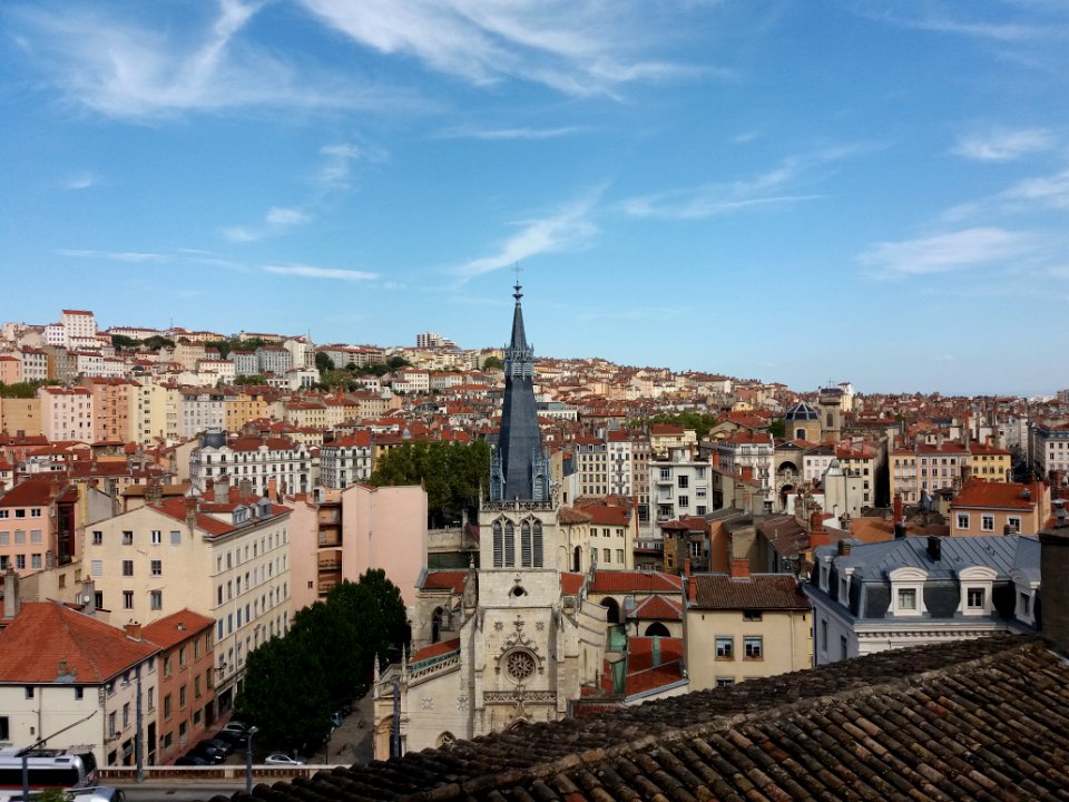 Lyon 5e - Montée des Carmes Déchaussés, Sainte-Marie de Lyon, vue sur l'église Saint Paul