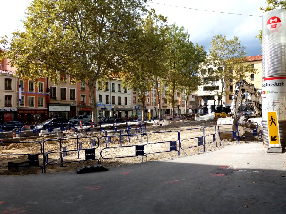 Lyon 5e - Place Père François Varillon, en travaux (1)