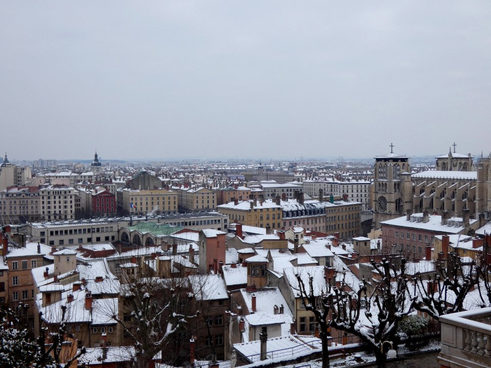 Lyon 5e - Jardin du Rosaire - Vue sur le Vieux Lyon sous la neige