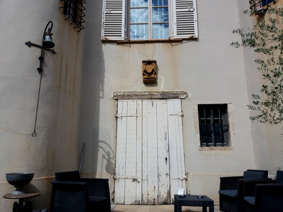 Lyon 5e - Montée de Choulans - Domaine des Tournelles - Porte avec armoiries