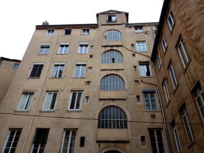 Lyon 5e - Place Gerson, cour au numéro 3 (2)