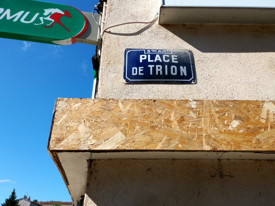 Lyon 5e - Place de Trion, plaque