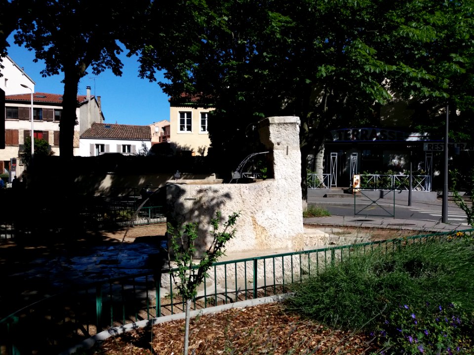 Lyon 5e - Place de Trion, fontaine de Claude (1)