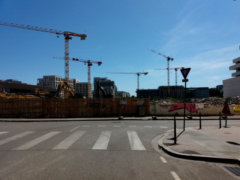 Lyon 7e - Rue Félix Brun, vers l'est depuis la rue des Girondins, fin de la destruction du Blogg