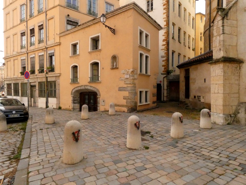 Lyon 5e - Place Gerson - Immeuble à l'angle de la rue Saint Nicolas
