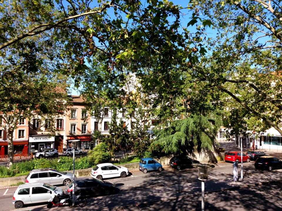 Lyon 5e - Place Père François Varillon, depuis le jardin