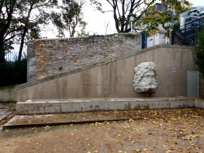 Lyon 5e - Jardin André Malraux, fontaine d'après une tête de Jupiter photo