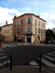 Lyon 5e - Montée de Choulans, immeuble à l'angle de la rue des Macchabées