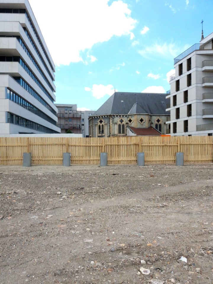 LYon 7e - Rue Félix Brun - ZAC des Girondins, chevet de l'église Notre-Dame des Anges