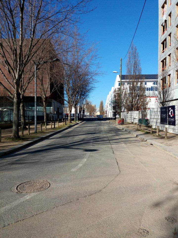 Lyon 7e - Rue du Vercors, section sud arrivant sur l'avenue Tony Garnier
