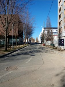 Lyon 7e - Rue du Vercors, section sud arrivant sur l'avenue Tony Garnier