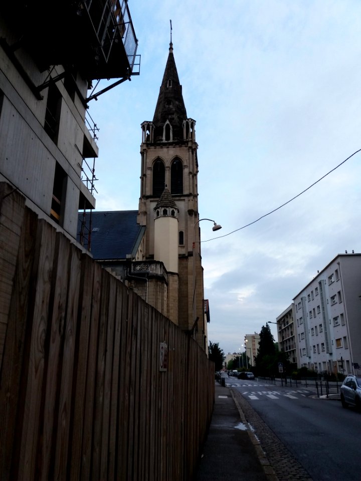 Lyon 7e - Rue Félix Brun, clocher de l'église Notre-Dame des Anges