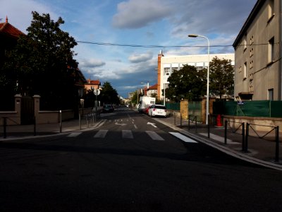 Lyon 8e - Rue Varichon, depuis la rue Commandant Pégout