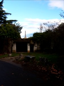 Lyon 5e - Montée de la Sarra - Vue sur la tour métallique