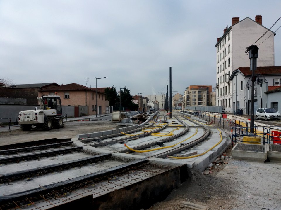 Lyon 8e - Rue Henry Barbusse, depuis la rue Pierre Delore