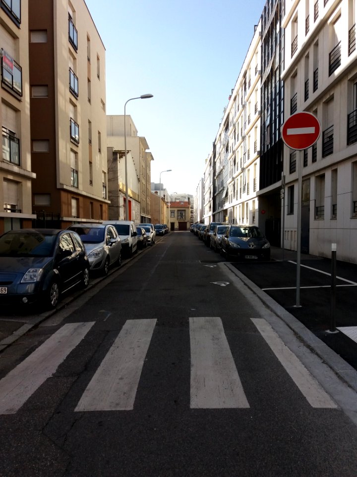 Lyon 7e - Rue Galland, côté est depuis la rue des Bons Enfants