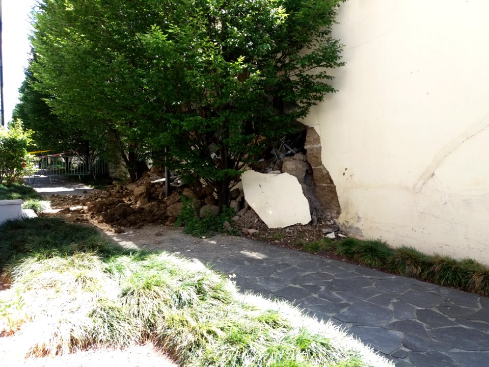 Lyon 7e - Rue de Gerland, mur effondré du côté du 67