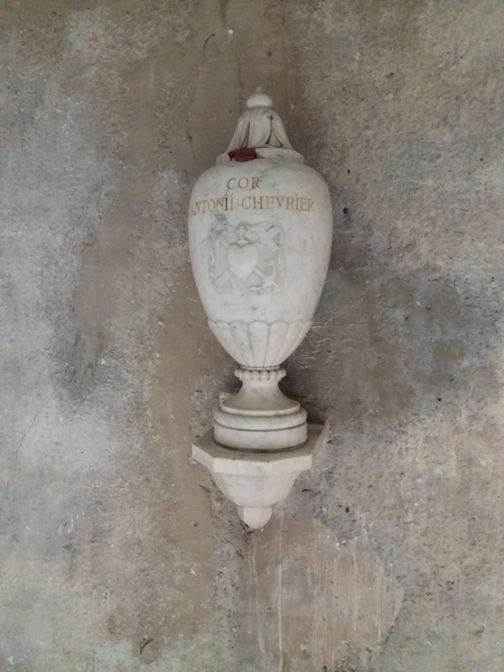 Lyon 7e - Rue du Père Chevrier - Maison du Prado, urne du cœur du Père Chevrier