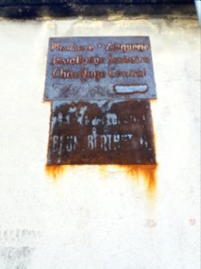 Lyon 7e - Rue du Rhône, ancienne plaque Plomberie Zinguerie