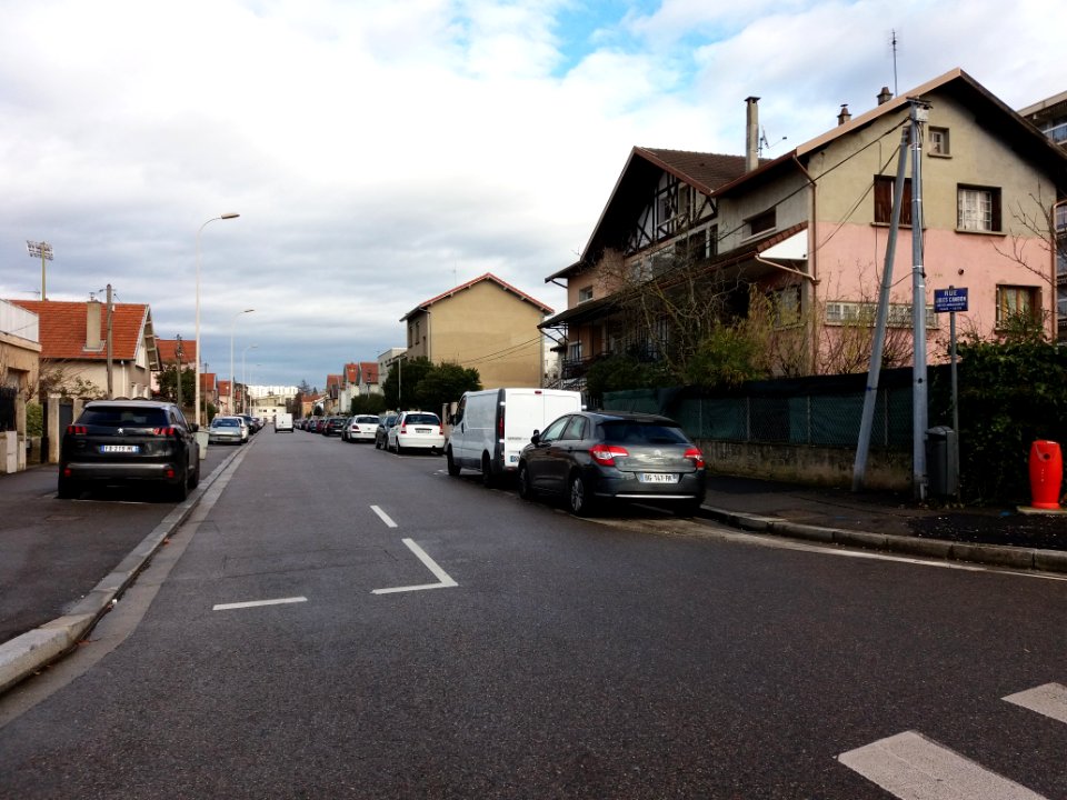 Lyon 8e - Rue Jules Cambon, depuis l'avenue Viviani