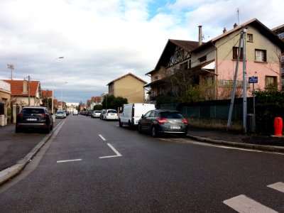 Lyon 8e - Rue Jules Cambon, depuis l'avenue Viviani